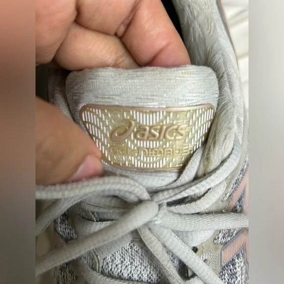 ASICS Womens Gel Nimbus 22 Gray White Gold Sz 9.5 Running Shoe Comfort - Picture 11 of 11